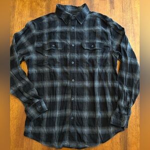 Plaid Button-Up Flannel Shirt | Men’s Large (32–34) | Black & Gray Plaid Layer
